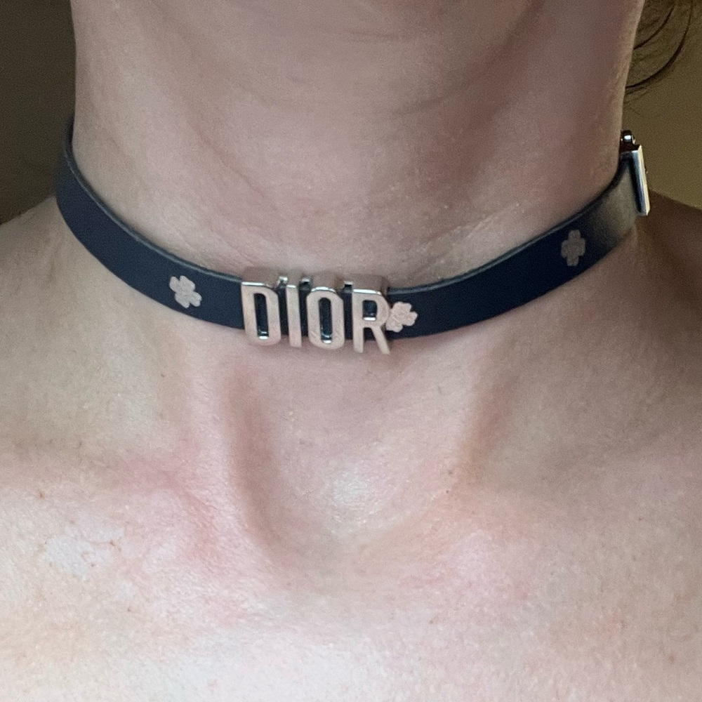 NIB Dior Lucky Charms Logo Choker Necklace Breloque Porte-Bonheur Black Silver - Picture 3 of 12